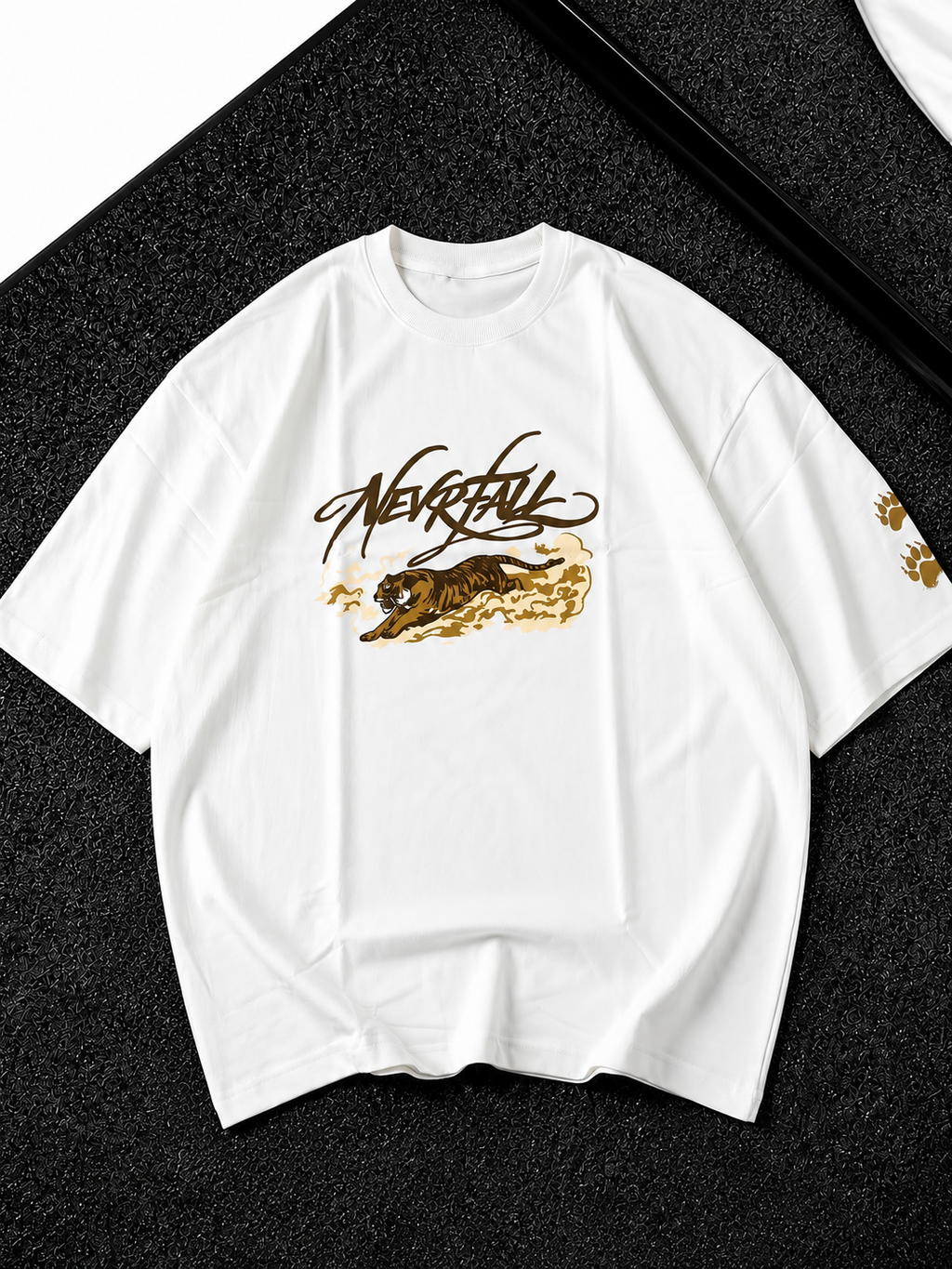 SILENT PREDATOR Oversized T-shirt