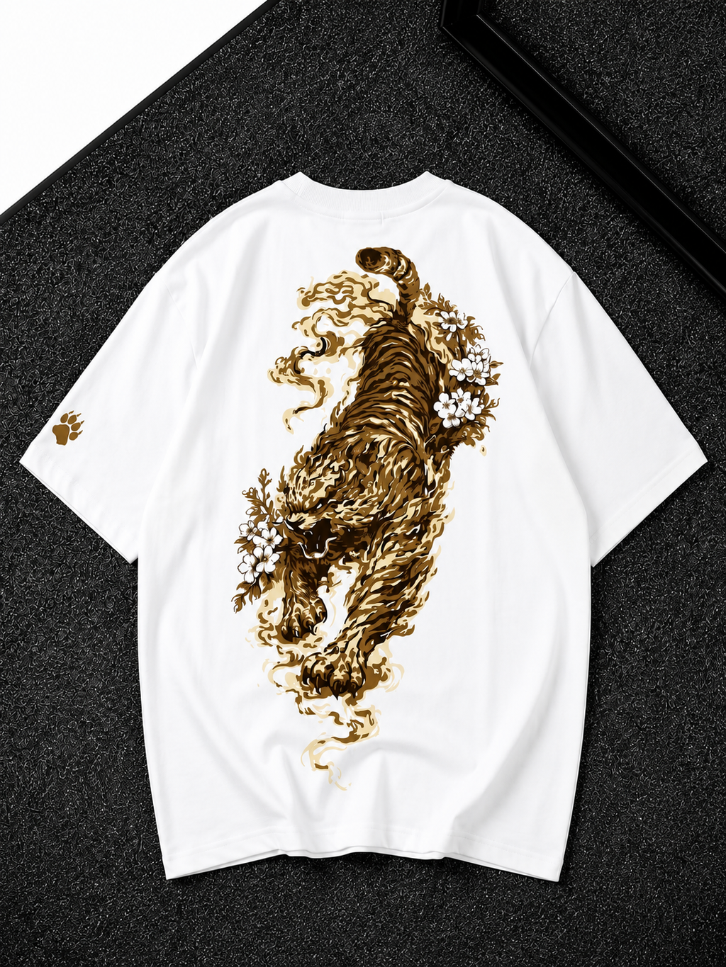 SILENT PREDATOR Oversized T-shirt