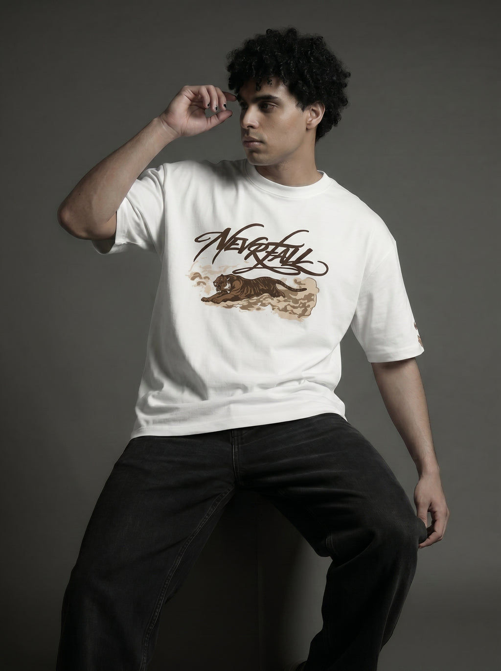 SILENT PREDATOR Oversized T-shirt